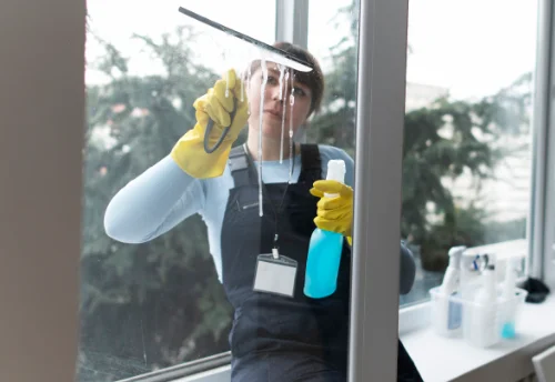 Nettoyage de vitres intérieures et extérieures à Jeurre